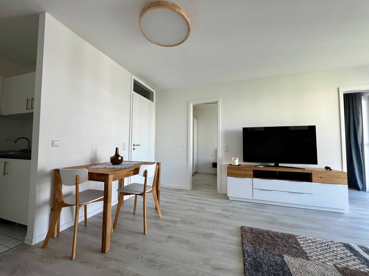 Modern and bright new apartment in the heart of Berlin-Mitte with balcony