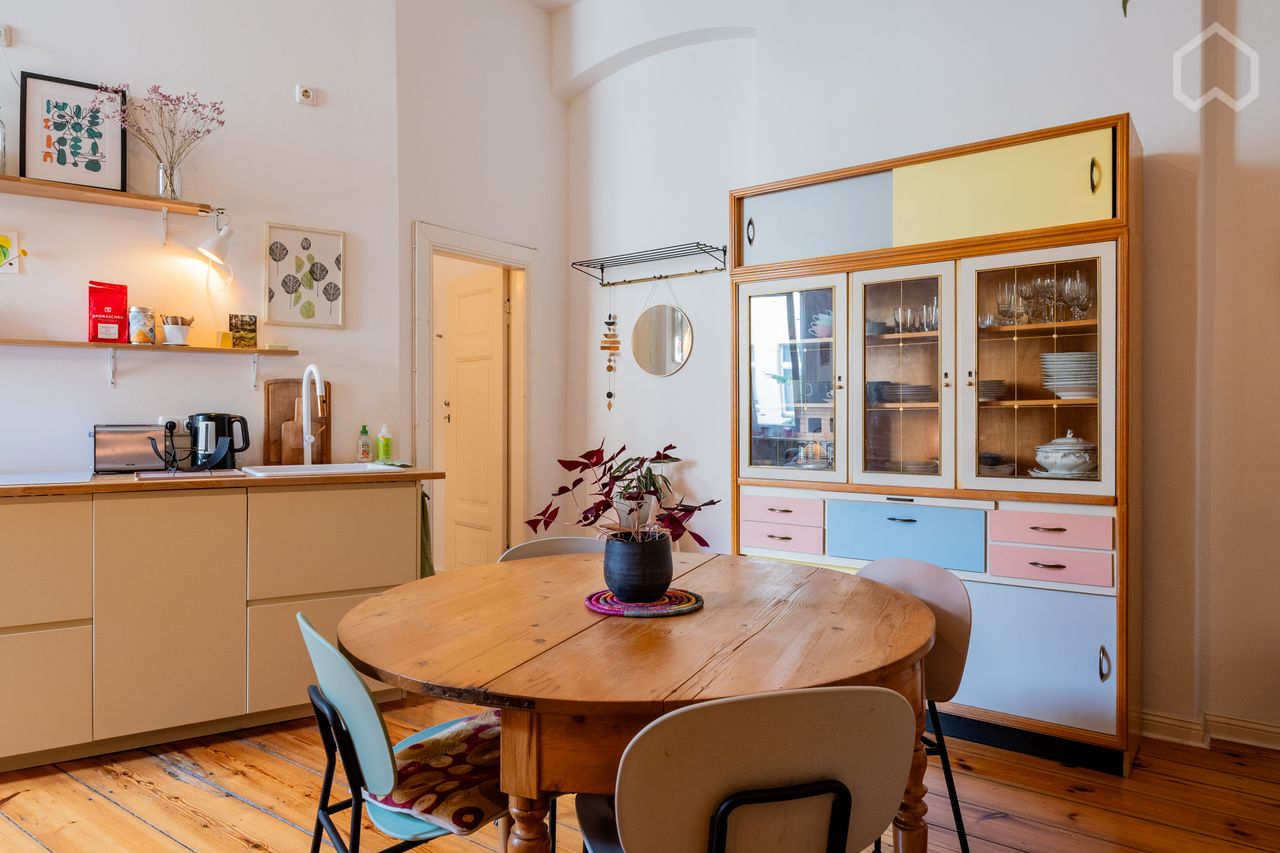 Beautiful Altbau flat in the heart of Friedrichshain