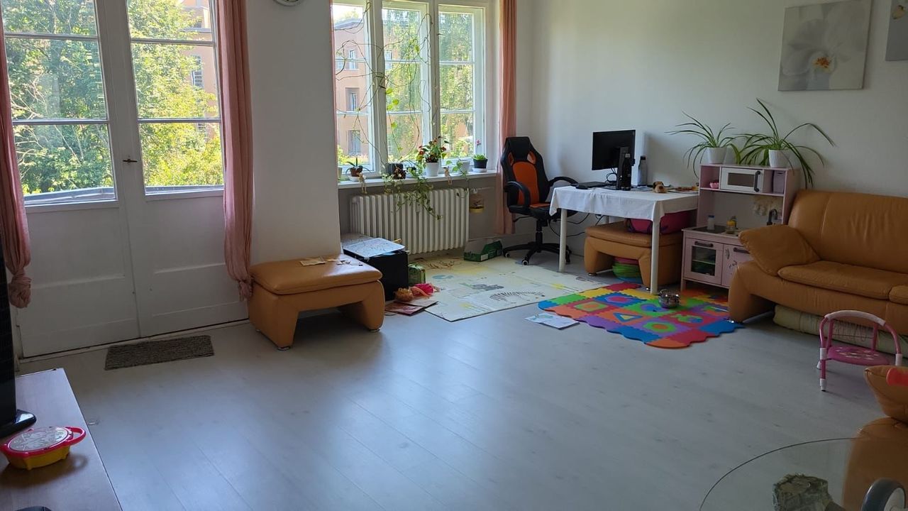 Cozy 2-Room Apartment with Balcony and Furnishings on 1st Floor (64 m²)