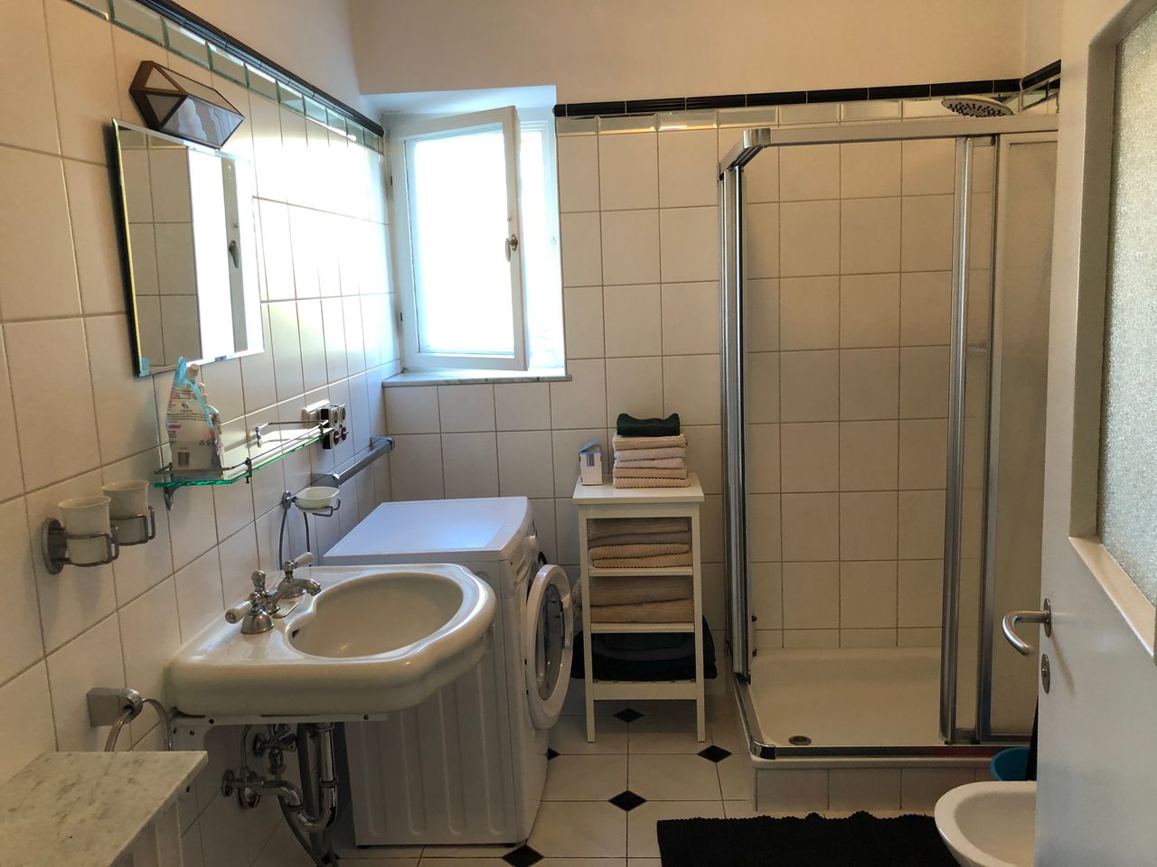 temporary apartment in very good location with garden