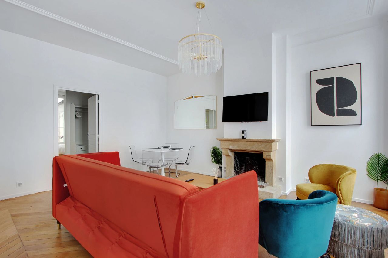 Brand new and tastefully decorated apartment in the heart of Paris