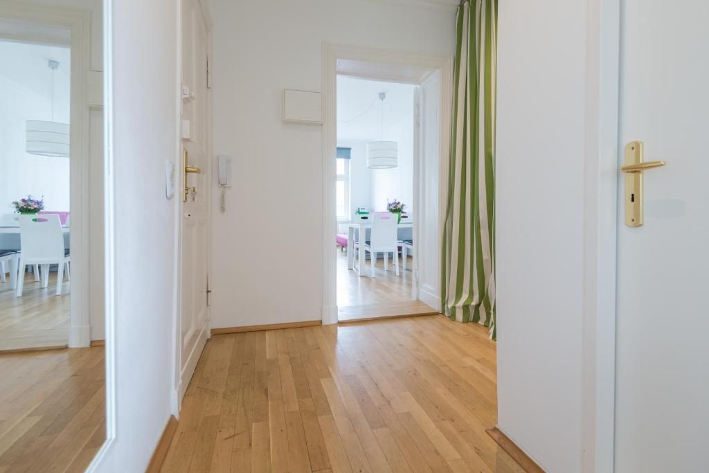 Flat in Charlottenburg, Kaiser Friedrich Str.