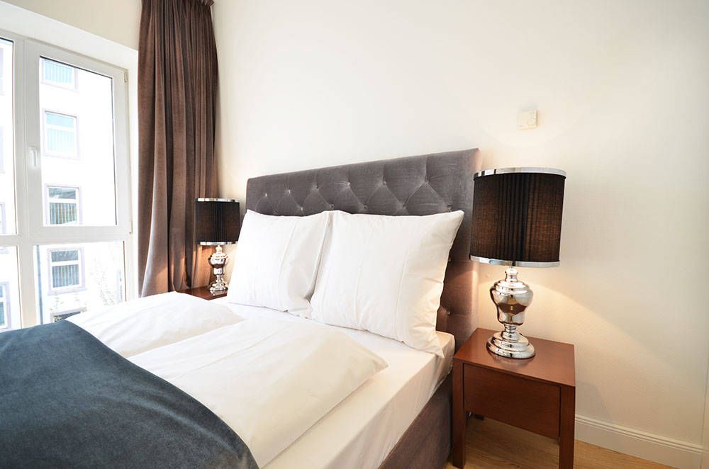 Elegantly furnished serviced apartment for 2 persons in Frankfurt close to old bridge