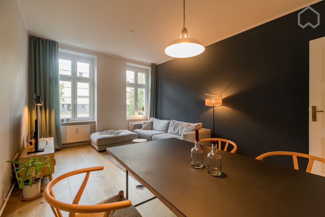 Renovated 3 room apartment (3 bedrooms) in Kreuzberg near Paul-Linke-Ufer
