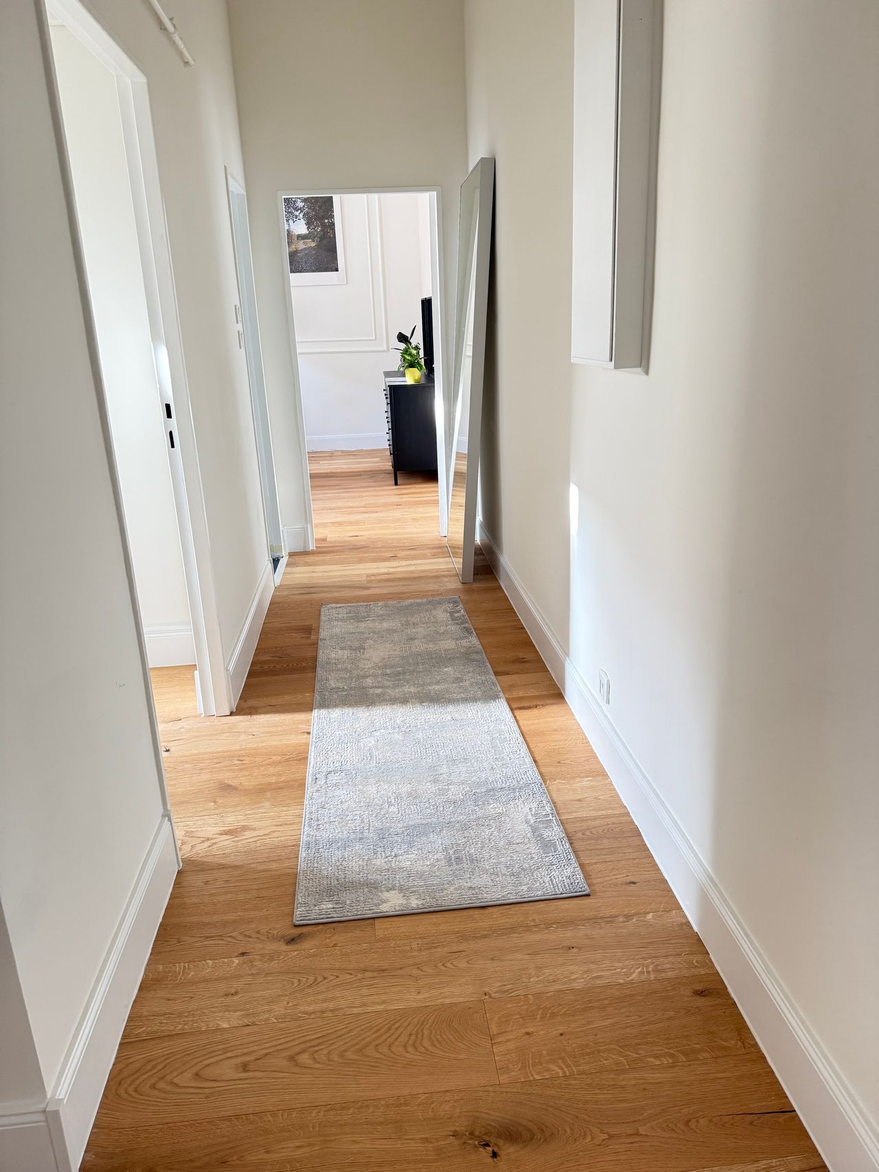 Stilvolle, neu renovierte 2-Zimmer-Altbauwohnung in Schöneberg – möbliert und bezugsfertig