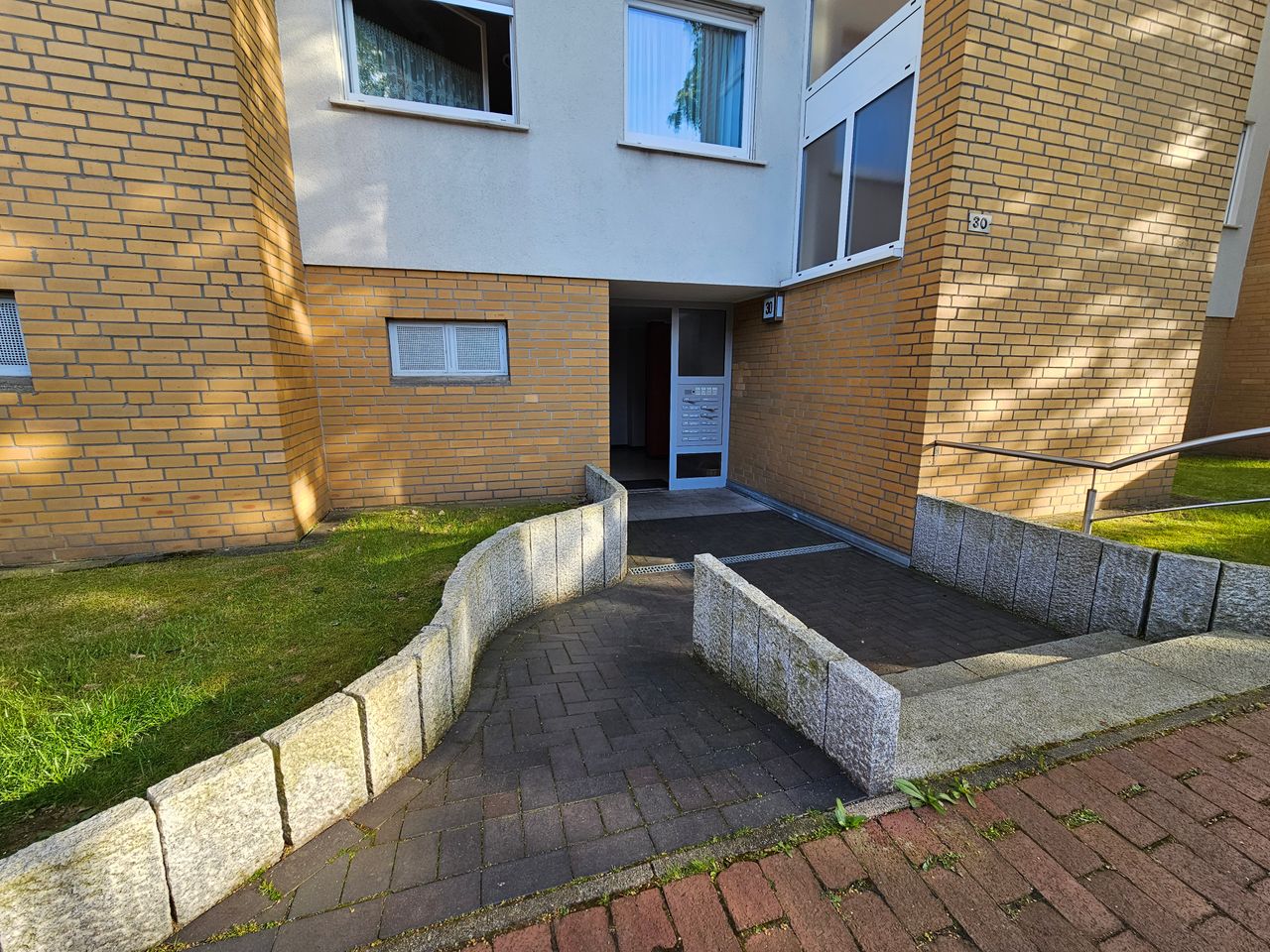 Barrier-Free 2 Bedroom Apartment with Garden near MHH / TUI