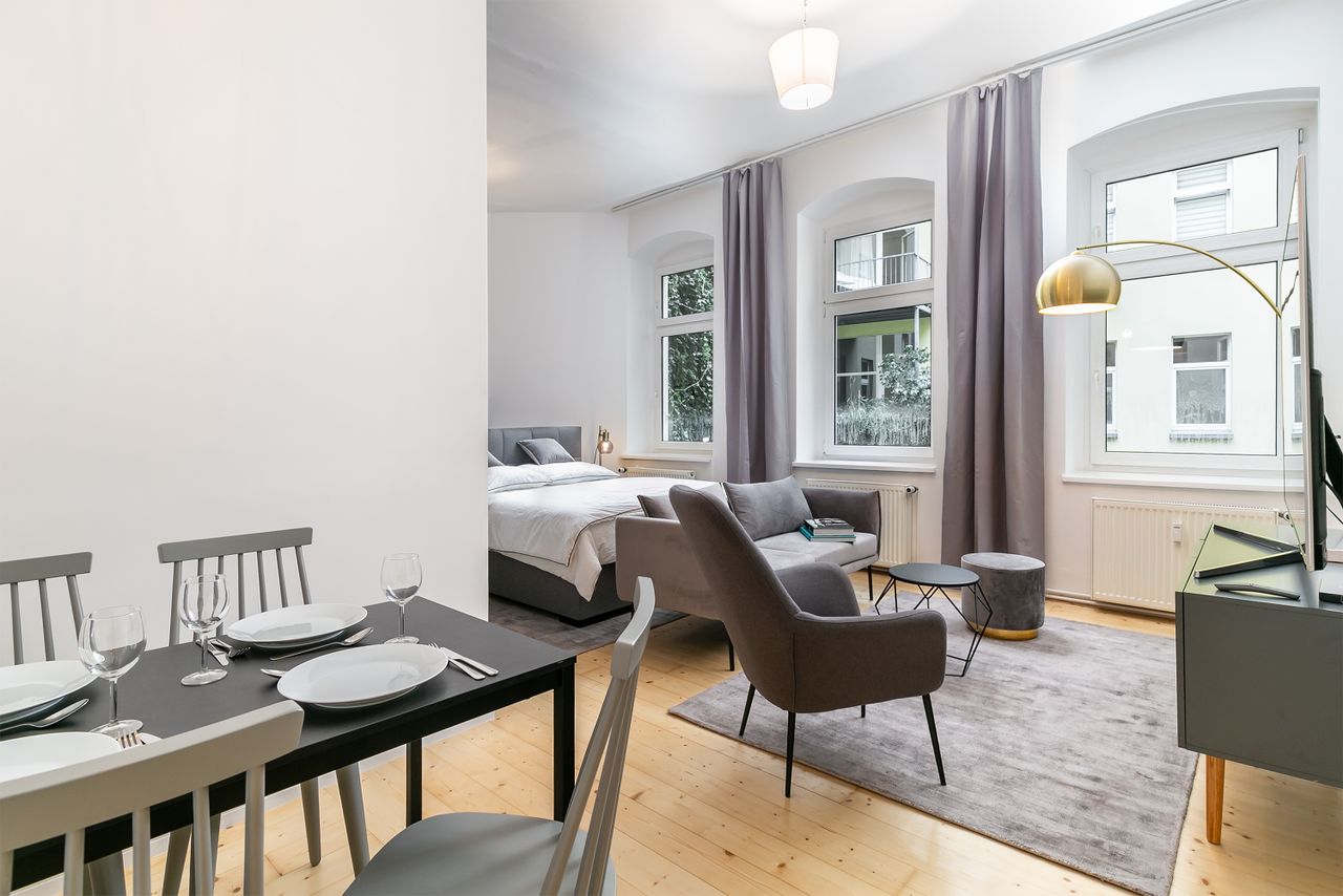 Living in Berlin Mitte – Novalisstraße – quiet and fully equipped design apartment!