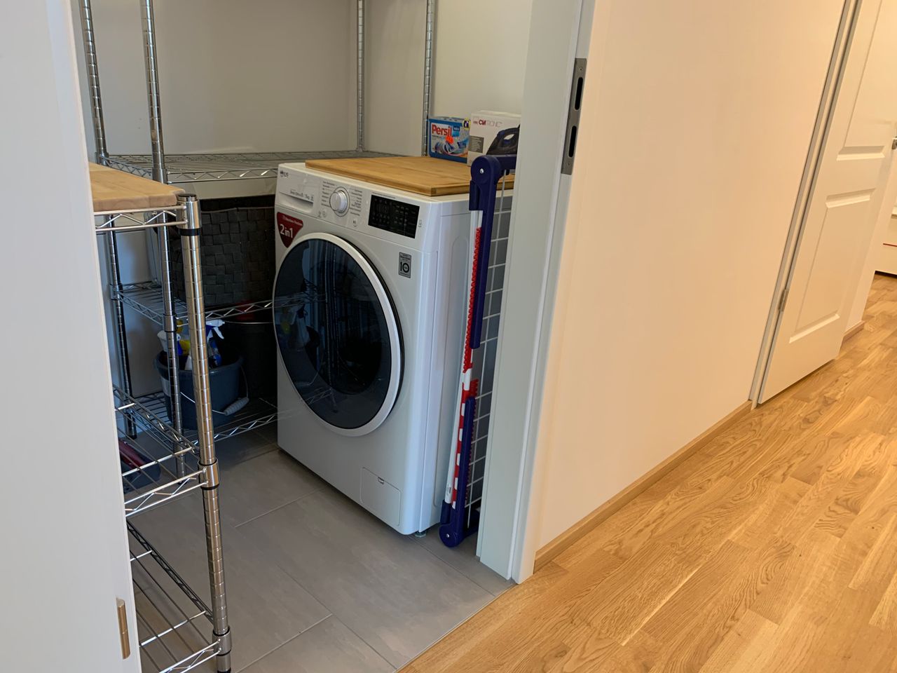 1200 sq ft LUXURIOUS SMART LOFT in CITY CENTRE  + Parking