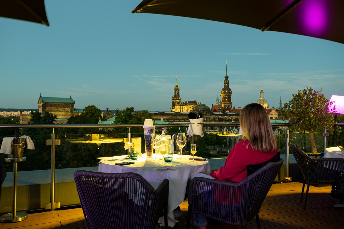 Studio Apartment, modern, high-quality, with balcony in the centre of Dresden (Germany)