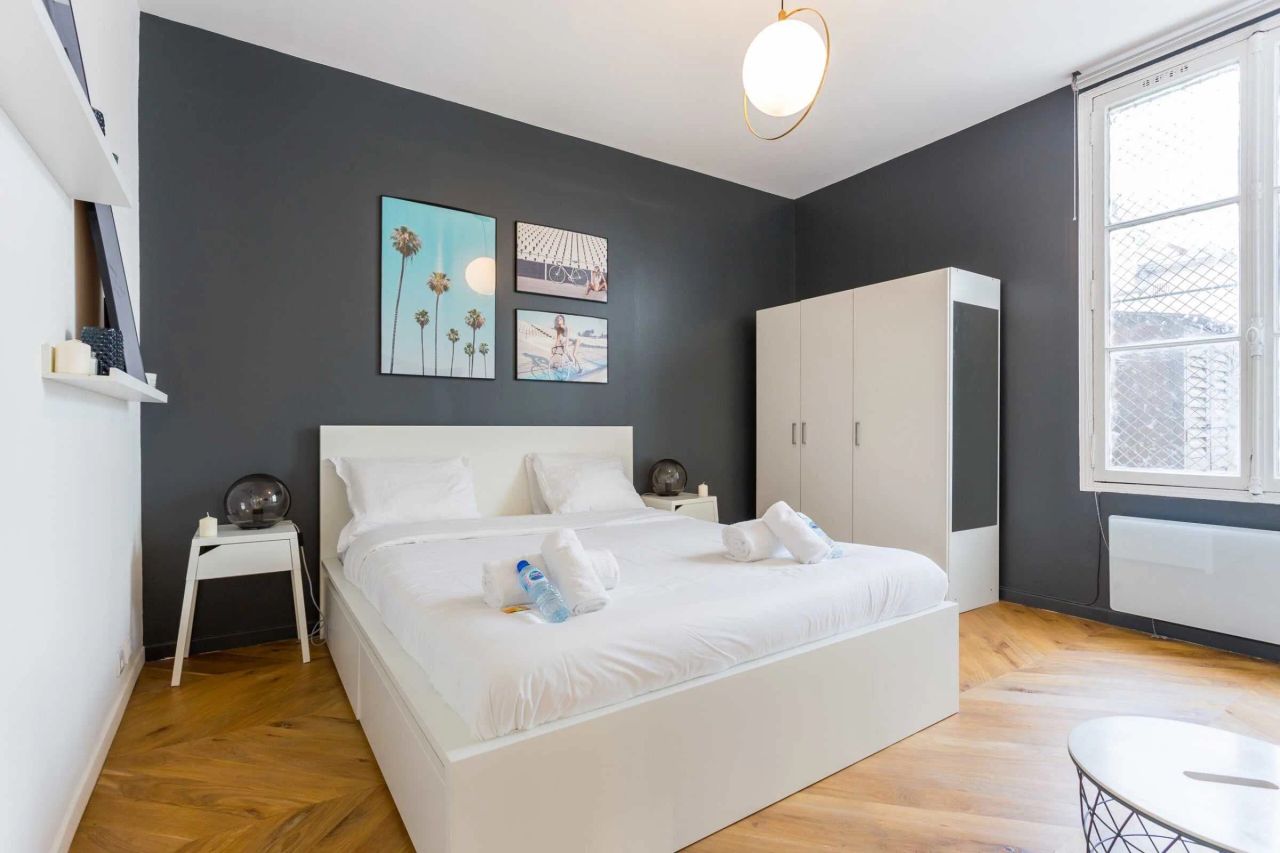 Stylish 1-Bedroom Apartment with High-speed Internet and Great Location- Pigalle