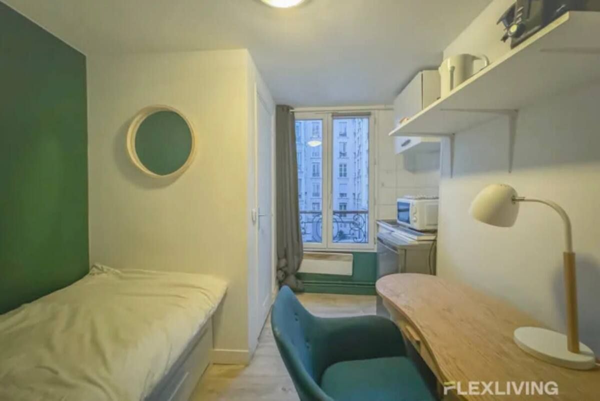 Quiet and bright private studio of 10 m2.