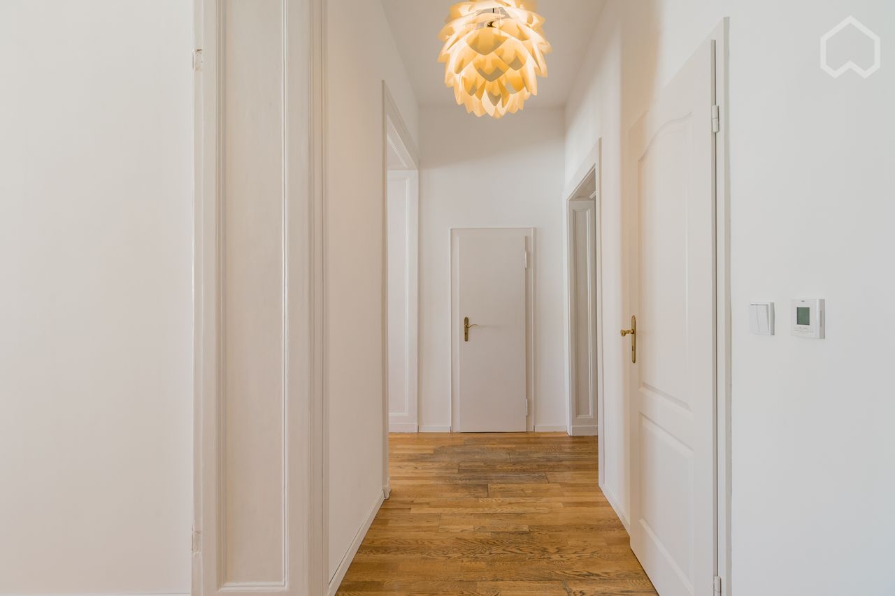 Newly Renovated Altbau in Mitte