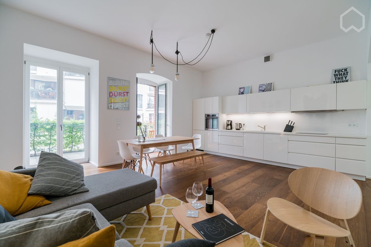 Stylish Loft in Mitte > directly at Spree River with small Beach