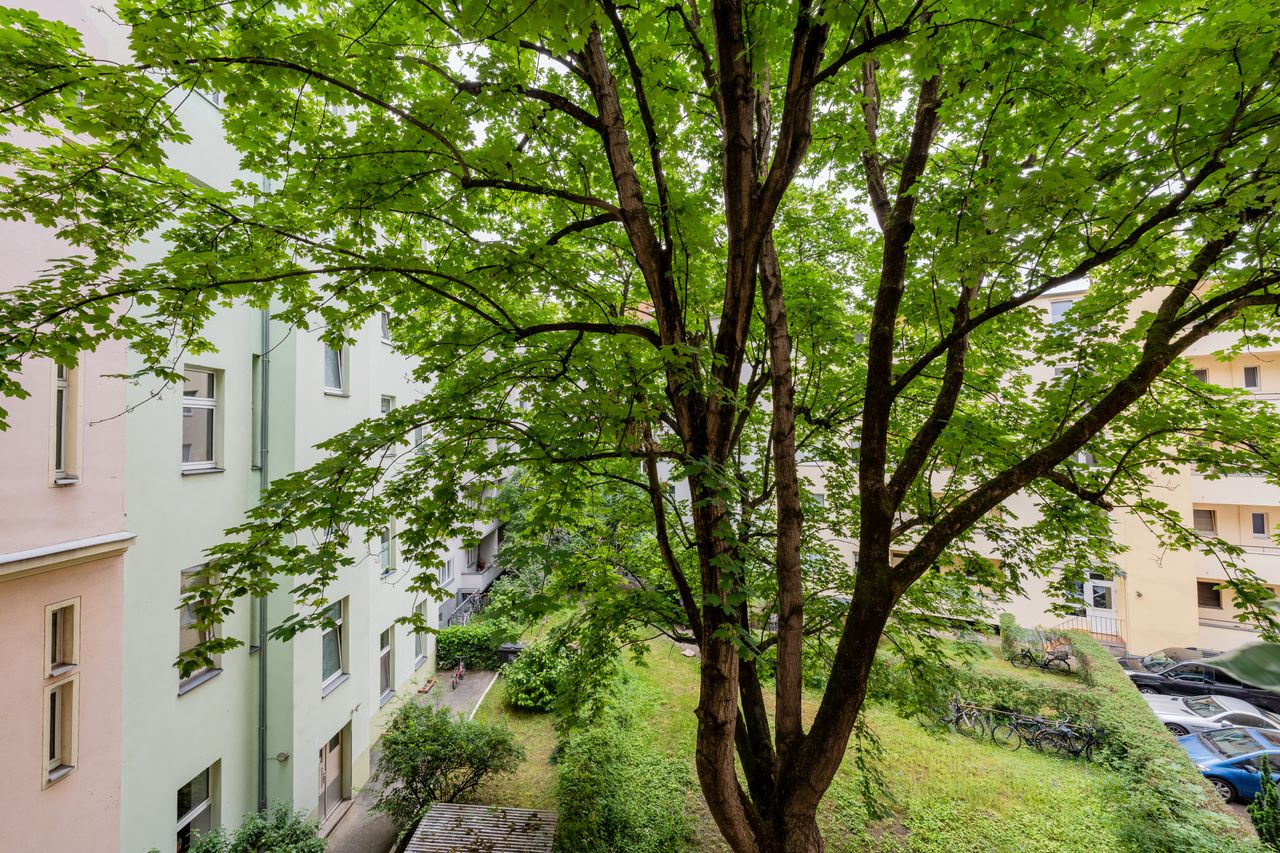 Renovated 2 bedroom apartment with balcony in Historical Charlottenburg