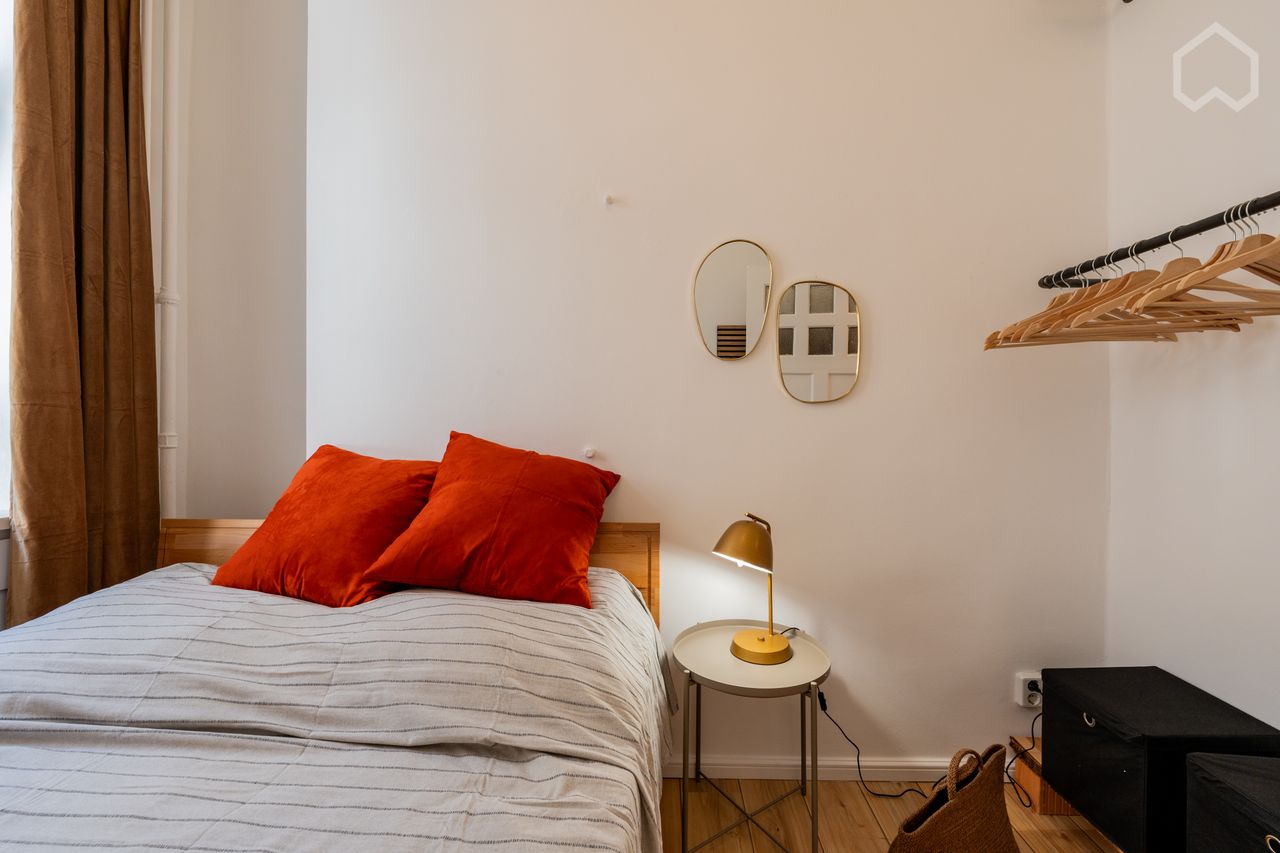 Bright 2 room Studio- Apartment in the quiet, green South of Berlin Steglitz/ Friedenau