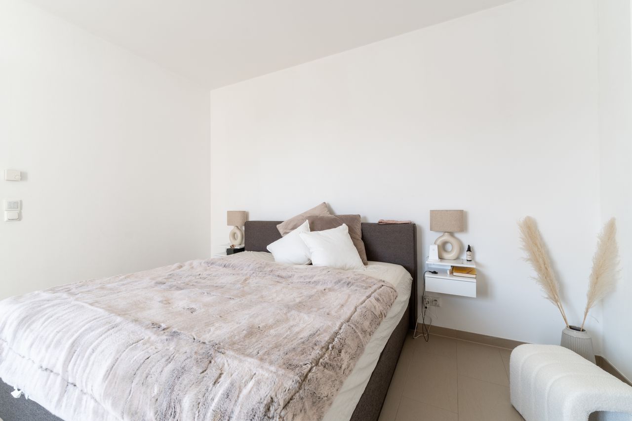 Fantastic and beautiful furnished apartment with Terrace & Balcony