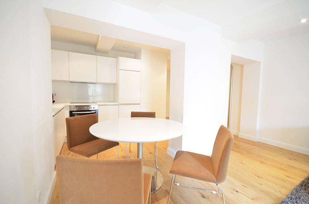 Exclusive and fully furnished 1-bedroom apartment in Frankfurt city center near Iron Footbridge