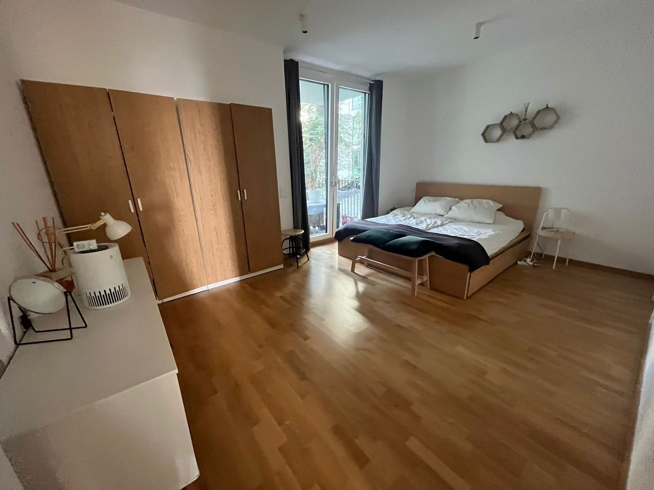 Designer Apartment with Stunning Water Views by Hauptbahnhof – Fully Furnished & All Inclusive