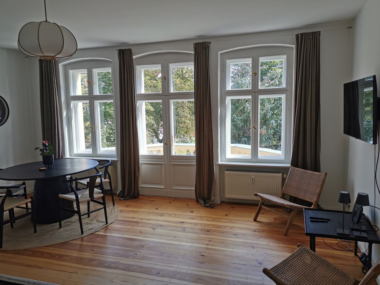 Living exclusivly in a 3-room apartment directly on the „Heiliger See“