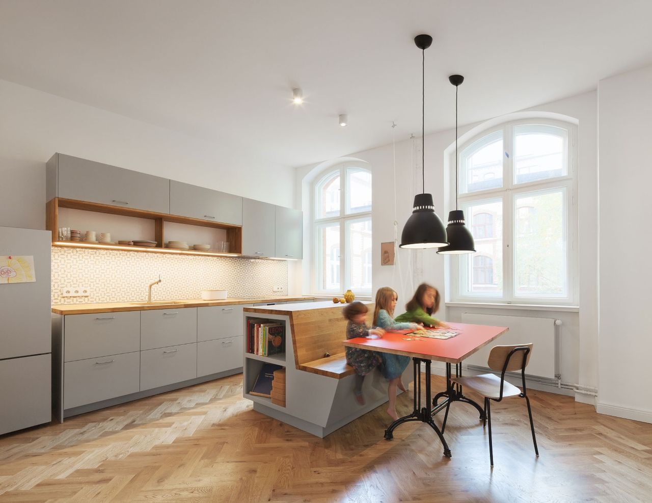 Beautiful, modern apartment in a historic building very central located in Schöneberg, Berlin