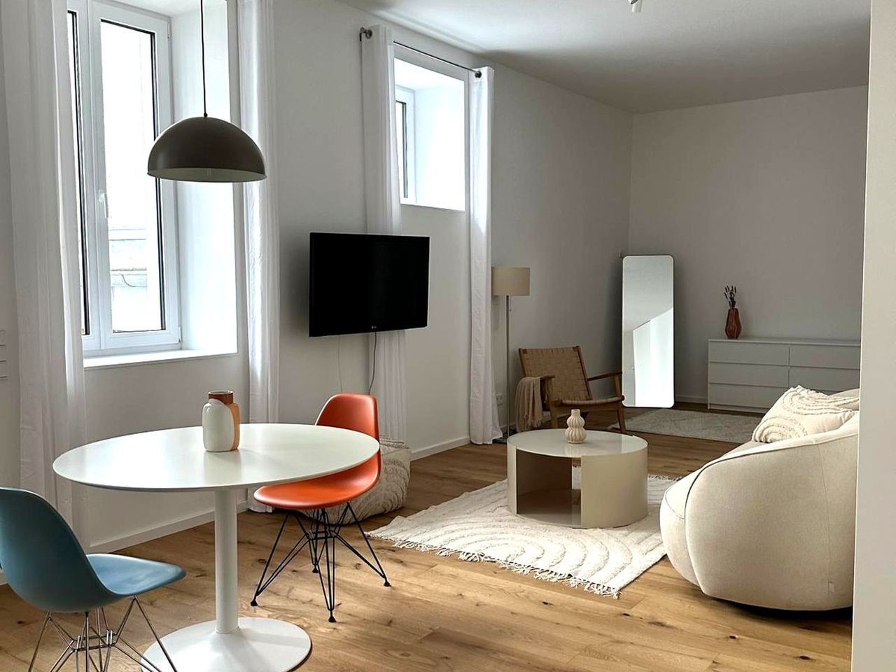 High-end furnished studio (50 sqm) at Zionskirchplatz, Prenzlauer Berg | Best location