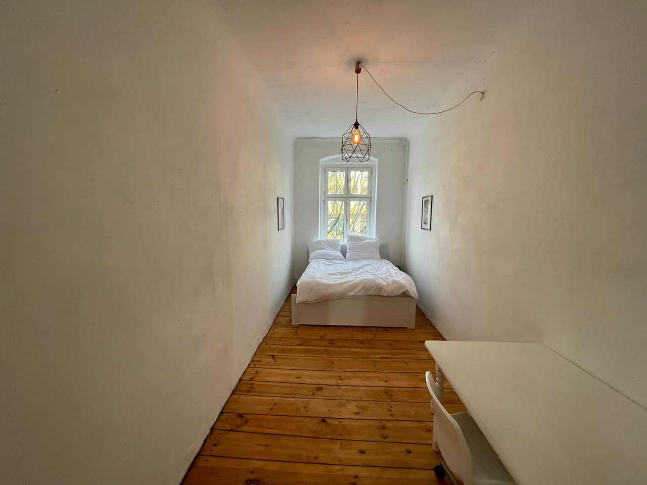 Beautifully renovated, large (68 sqm), historic apartment in Kreuzberg