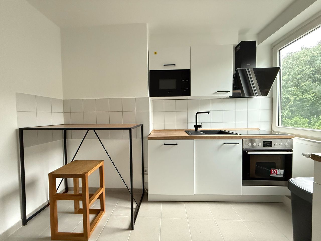 Stylish 2-Room Apartment in the Heart of Bornheim – Quiet Location, Parking Available