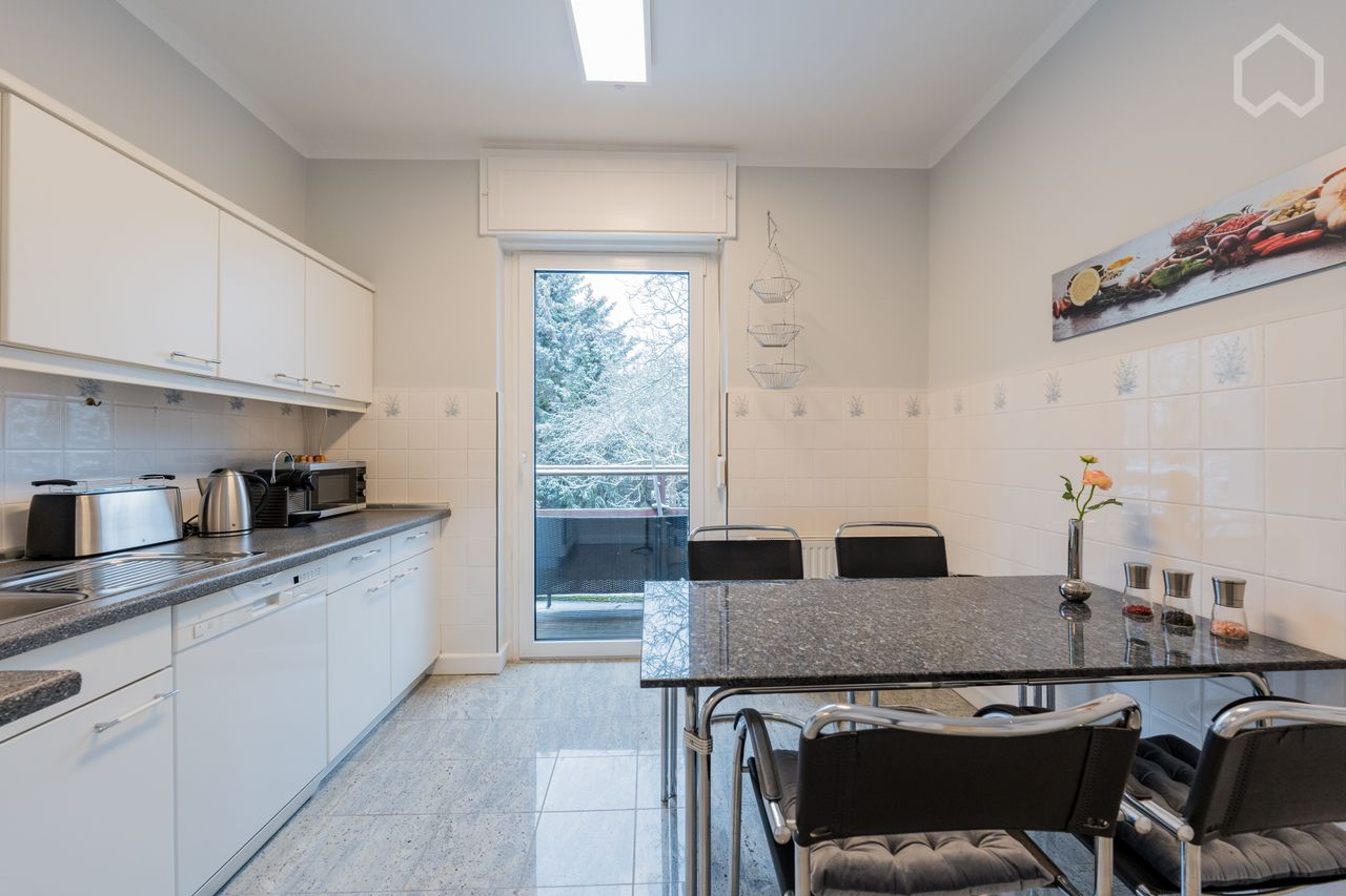 Wonderful apartment with balcony and garden use in the leafy Berlin-Biesdorf