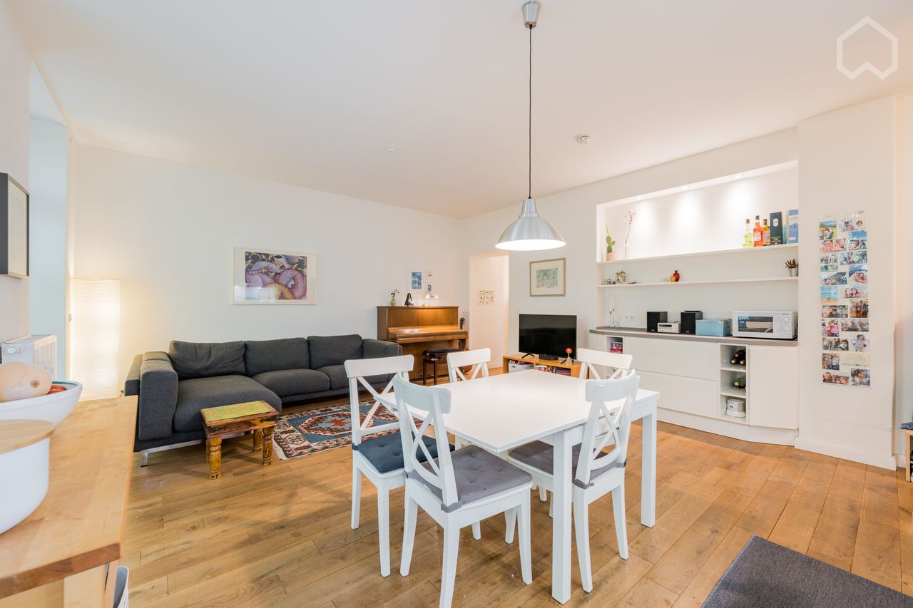 Family-friendly, spacious and quiet appartment with a terrace and garden in Schöneberg