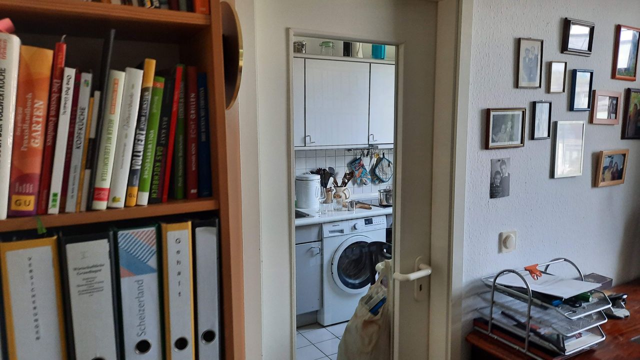 Bright and spacious 3,5 -room flat with loggia in Lichterfelde