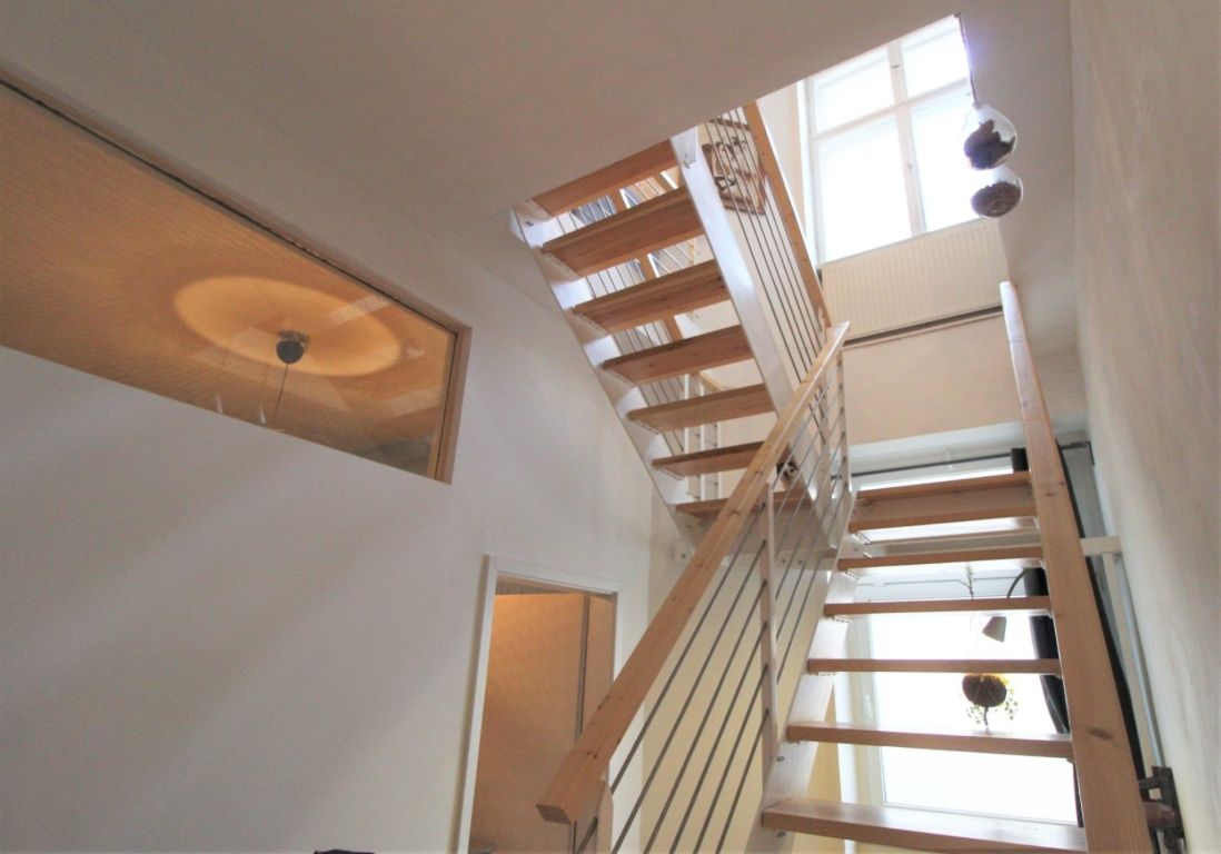Sunny maisonette with separate workspace and open kitchen/living room