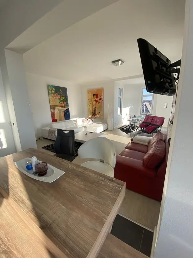 Elegant Urban Retreat: Exclusive 2-Room Luxury Apartment with Spacious Terrace
