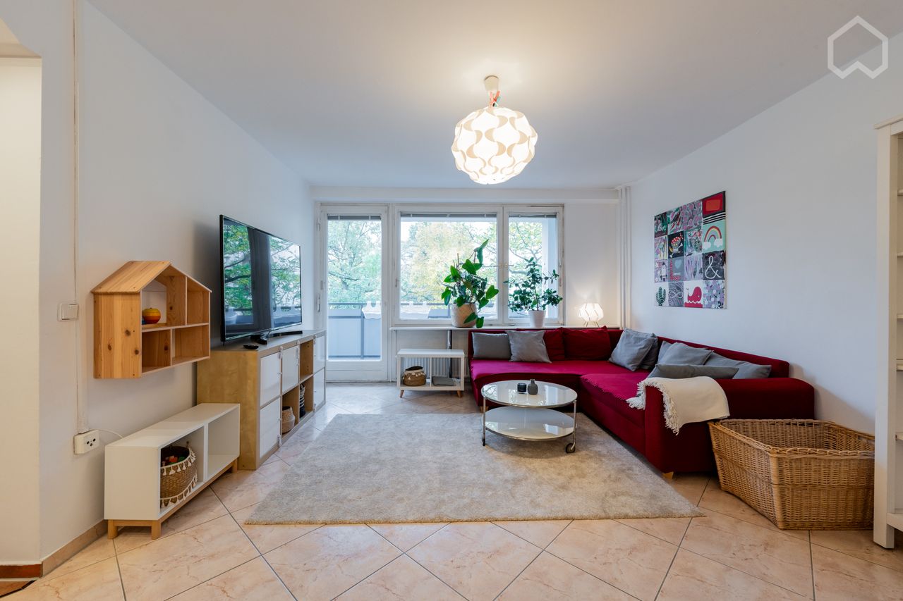 Child-friendly, bright apartment in Schöneberg in the family-friendly "Akazienkiez" neighborhood