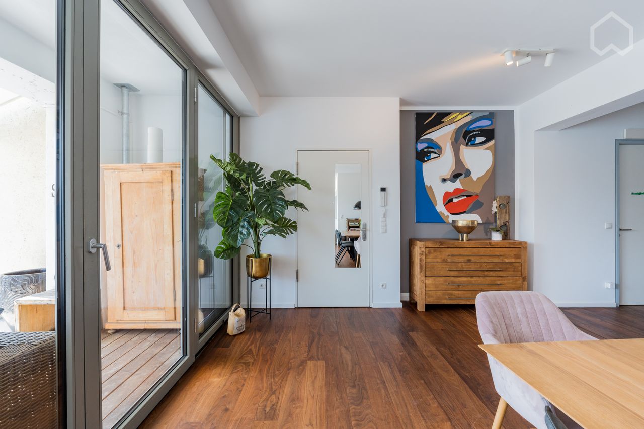 178m² large - 5 room apartment with office and terrace in Berlin Mitte