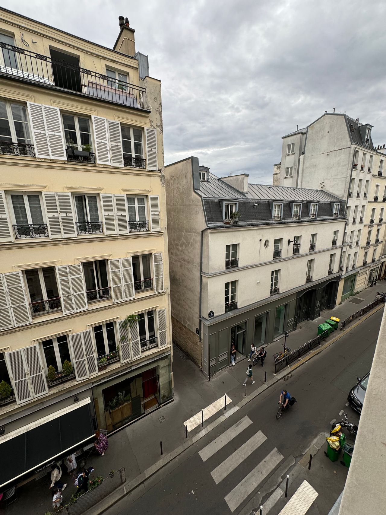 Fashionable, spacious apartment
