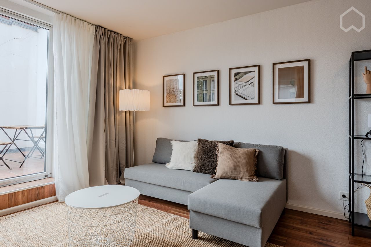 Beautiful large and bright apartment