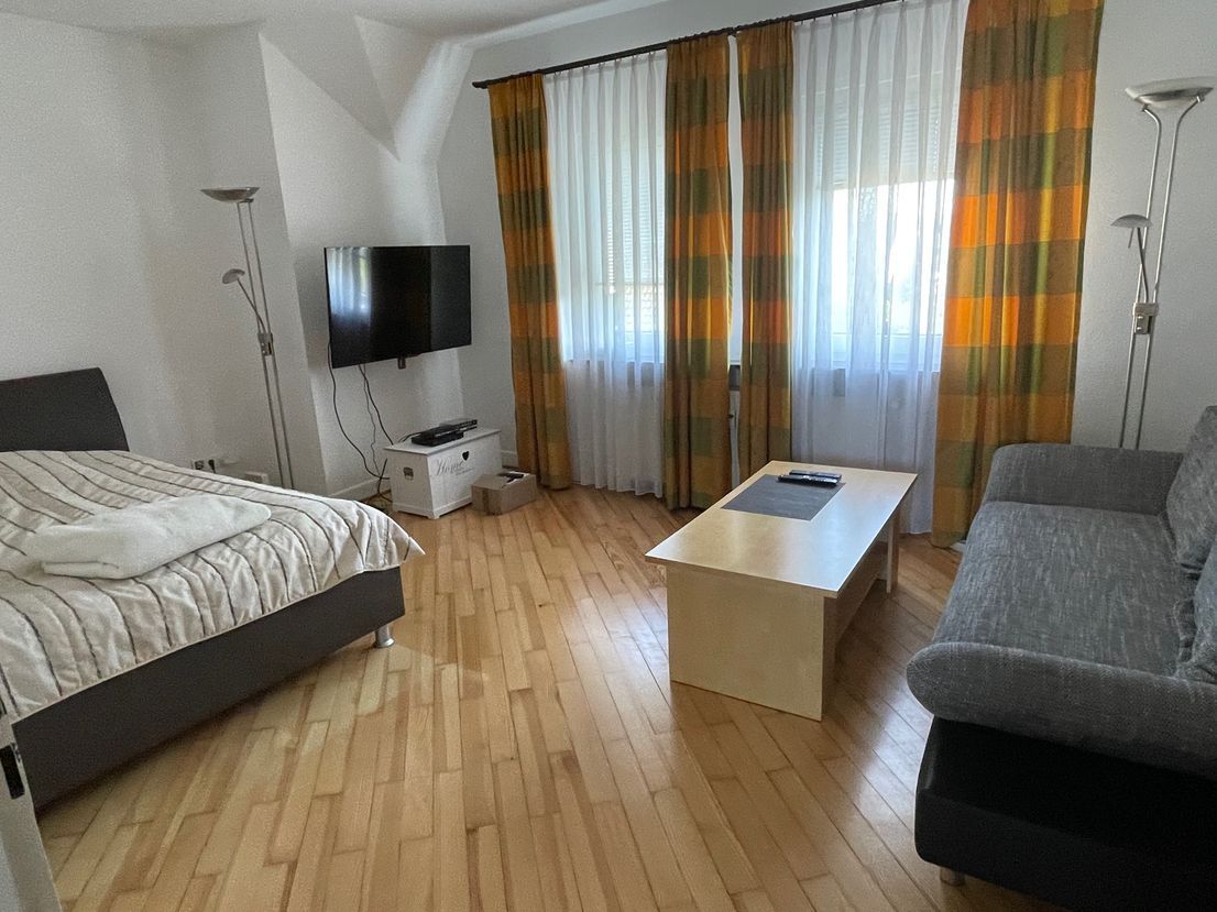 Stylish, renovated & fully furnished 2 bedroom apartment in Troisdorf