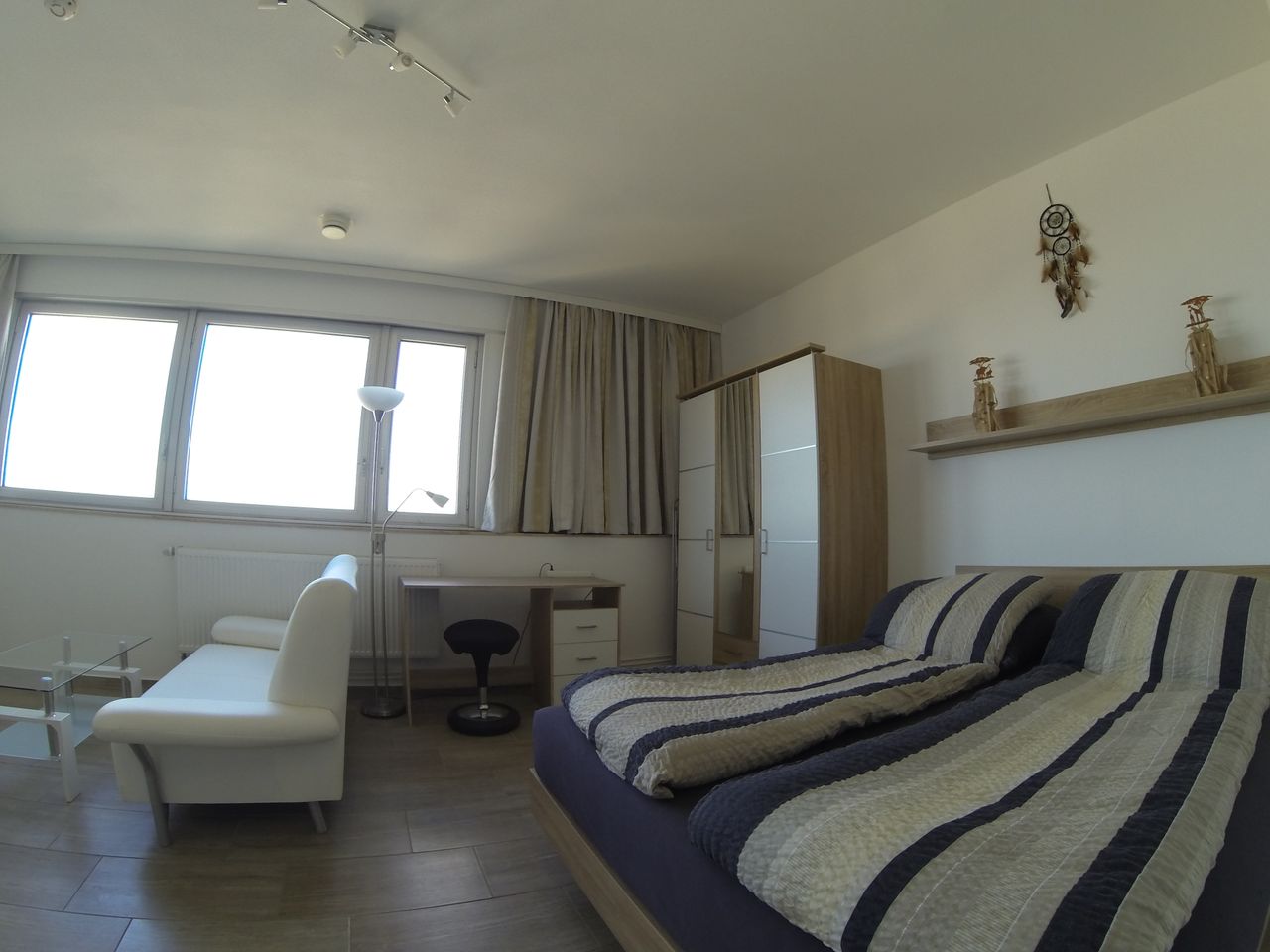 Stylish 30th Floor Flat with Panoramic Views & Prime Ehrenfeld Location