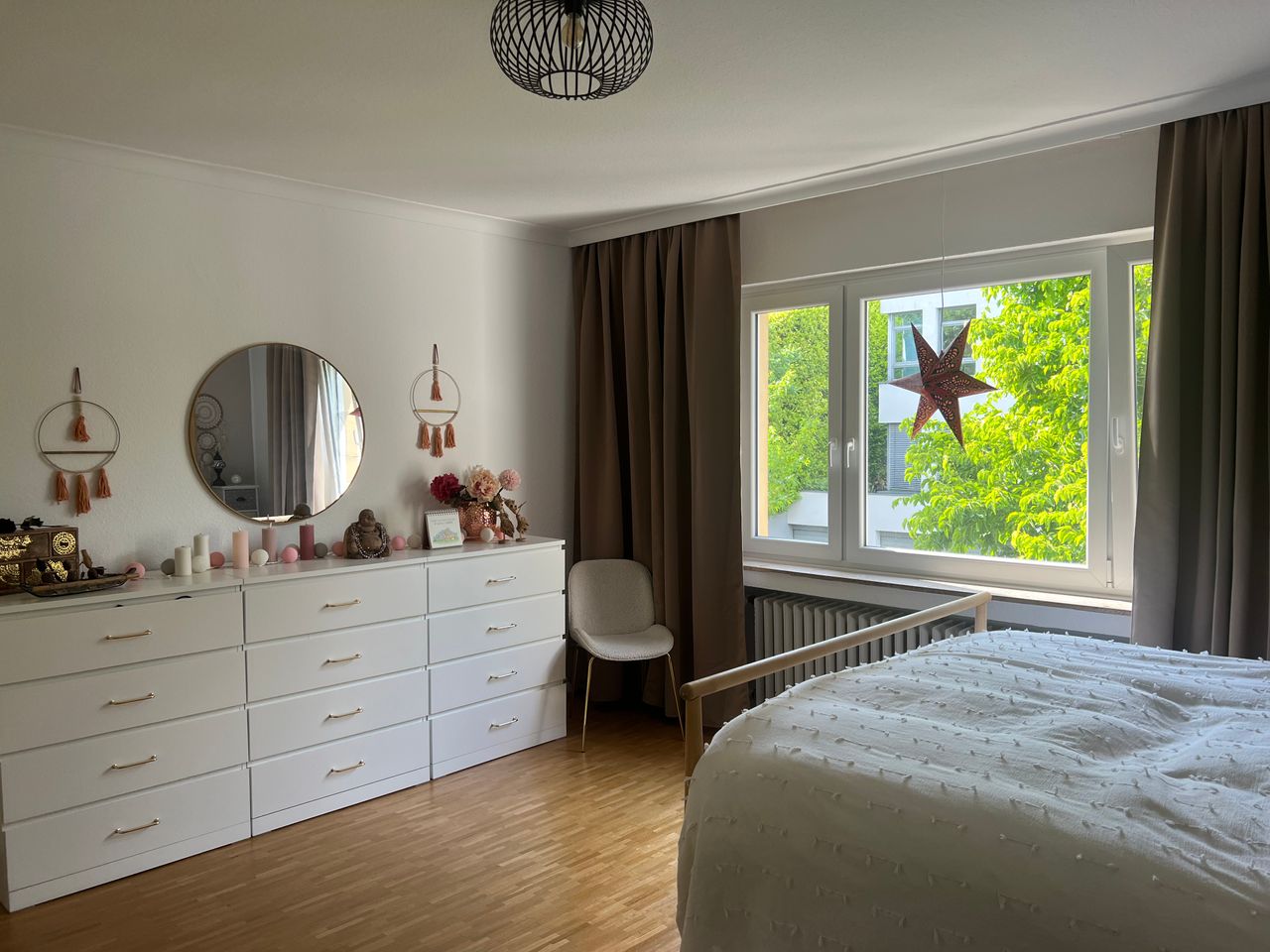 Modern 3-Room Apartment with Sunny Balcony & Forest View in Essen-Stadtwald – Fully Furnished