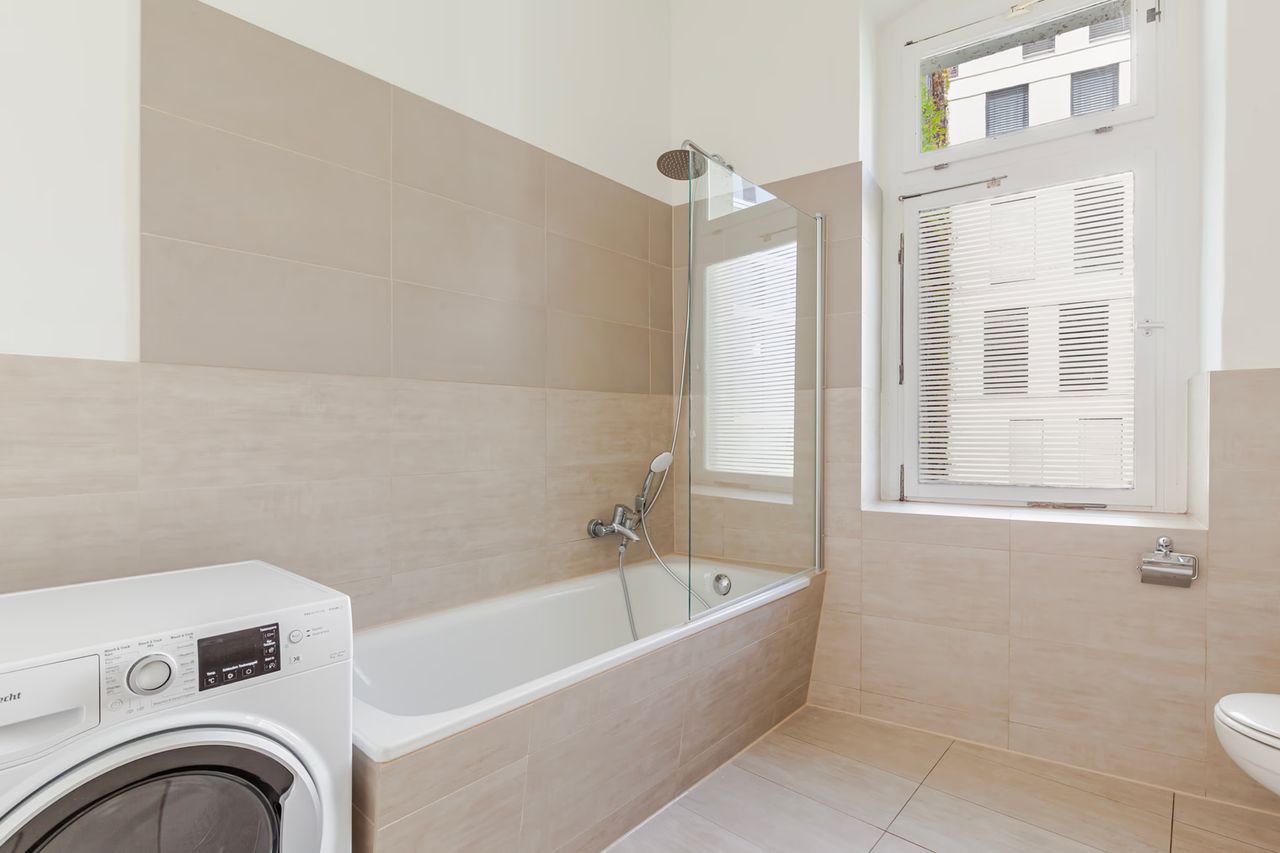 2BR | Mitte, w/d, nr Berlin Wall Memorial