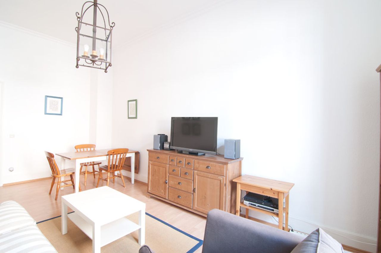 Beautiful, furnished 2-bedroom flat in Nordend