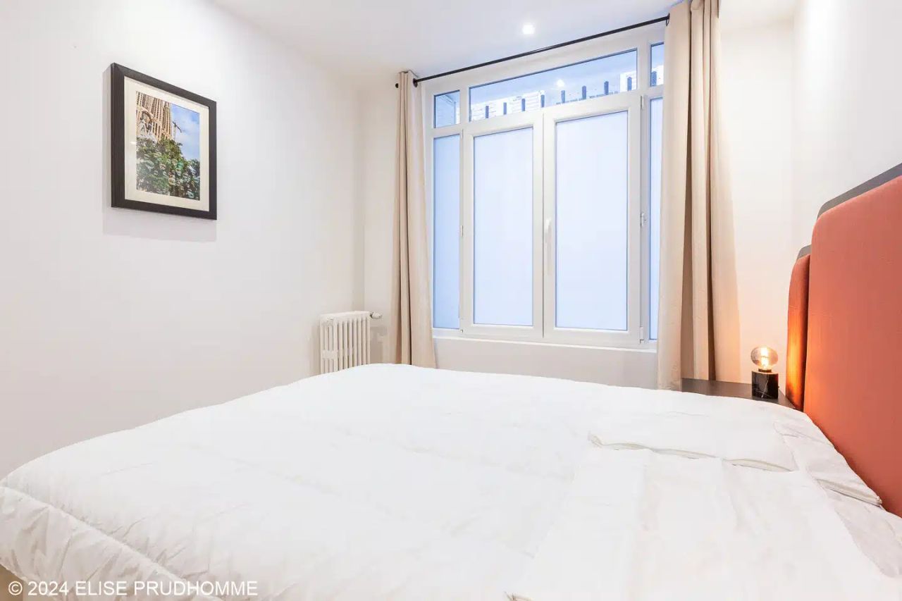 Rental Furnished flat - 2 rooms - 37 m² - Champs Elysées - Etoile - 75017 Paris