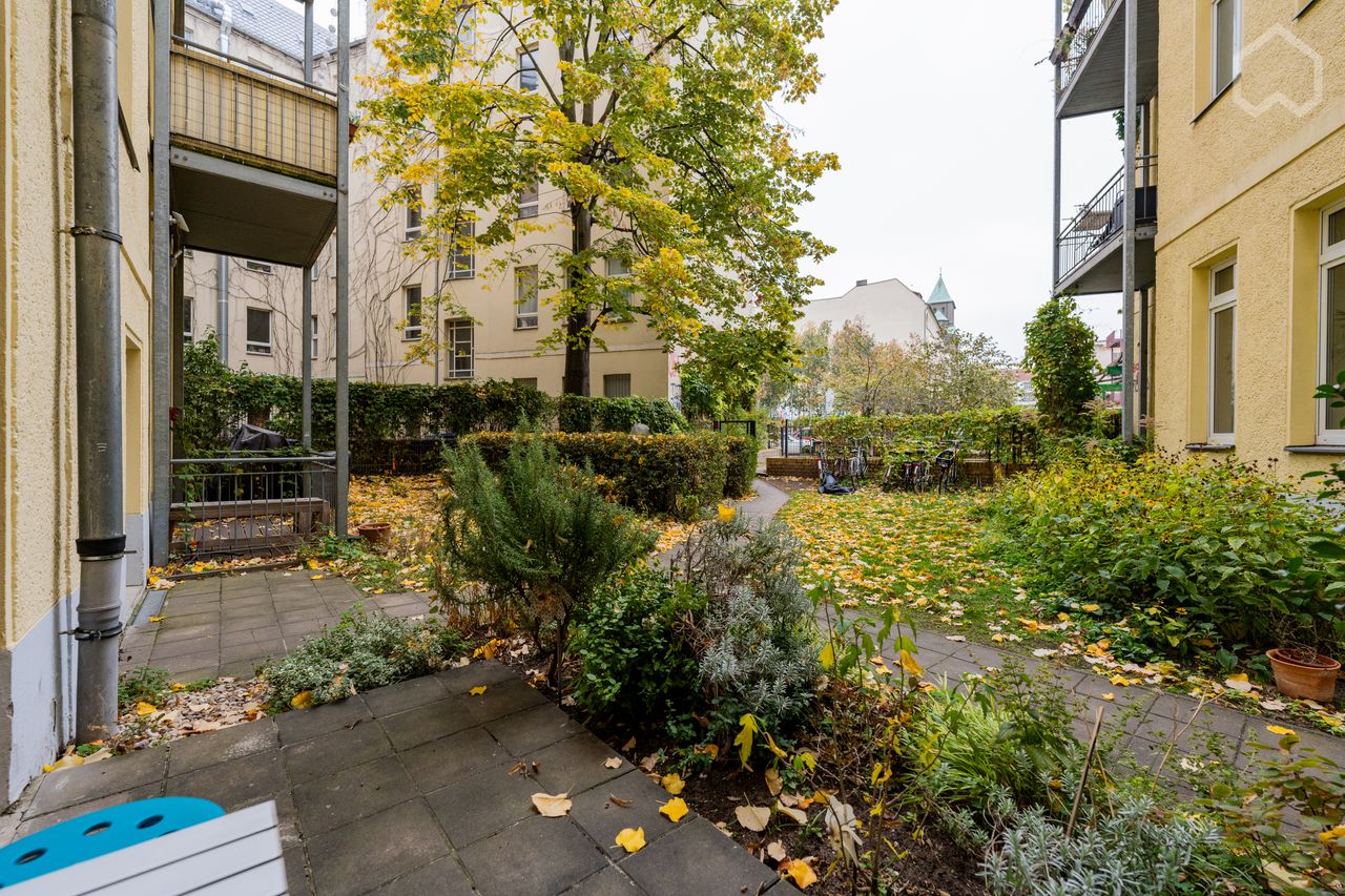 Cozy Ground Floor Apartment with Garden Oasis in Friedrichshain