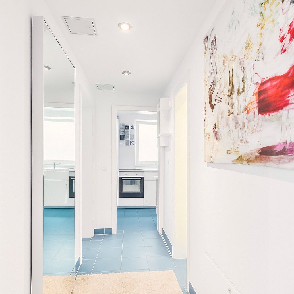 Fashionable flat with 2 bedrooms, flat screens, boxspring beds ideal for young family (1 child) oder flatshare in Laim
