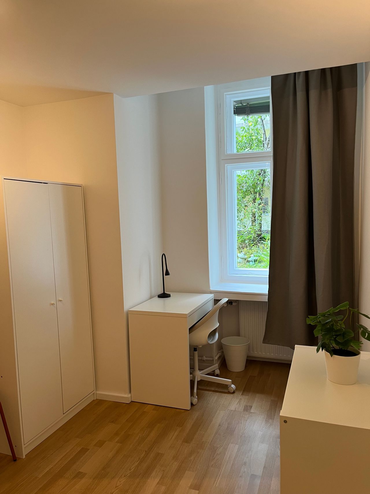 Lovely large Furnished Room in a Cozy Flatshare in Steglitz