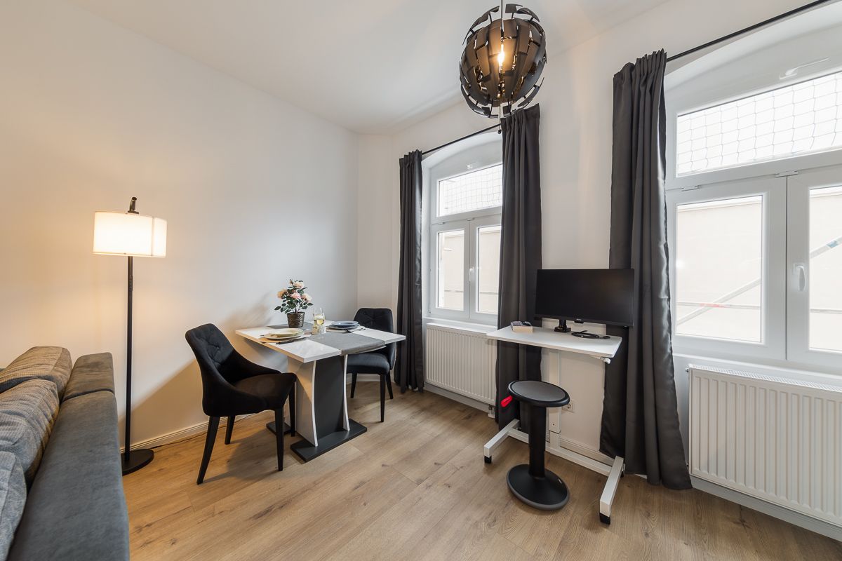 brand new & central apartment 1-bedroom + workplace + kitchen | Berlin Gesundbrunnen