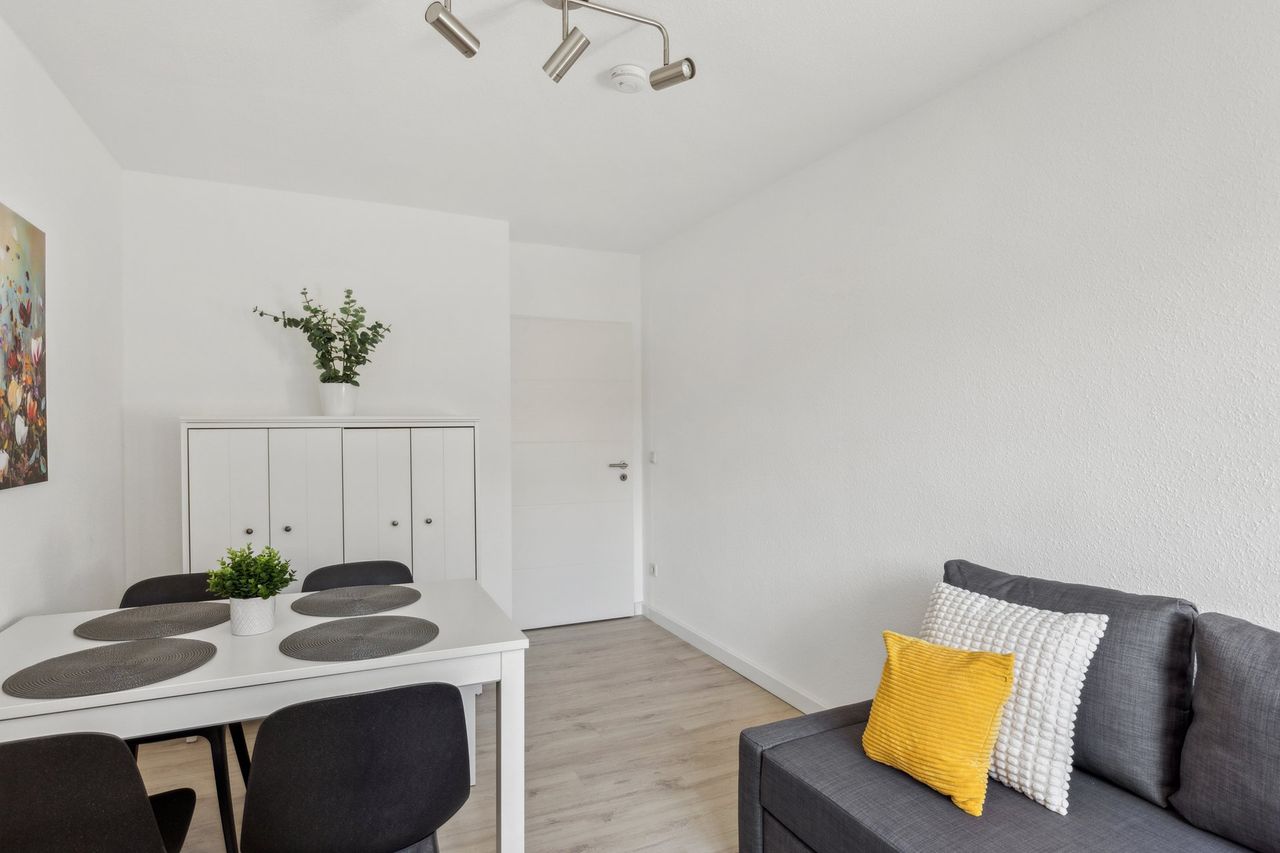Stylish 2-Room Apartment near Berger Straße – Fully Furnished & Ready to Move In, Central Location in Frankfurt