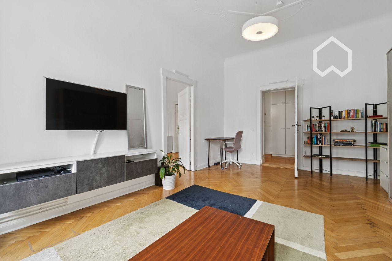 Managed by Wunderflats: Stylish, Bright & Family-Friendly Altbau Apartment  – Sunny Balcony & Home Office