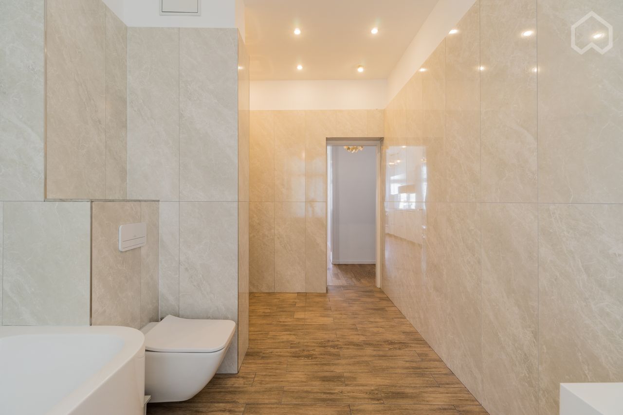 Newly Renovated Altbau in Mitte