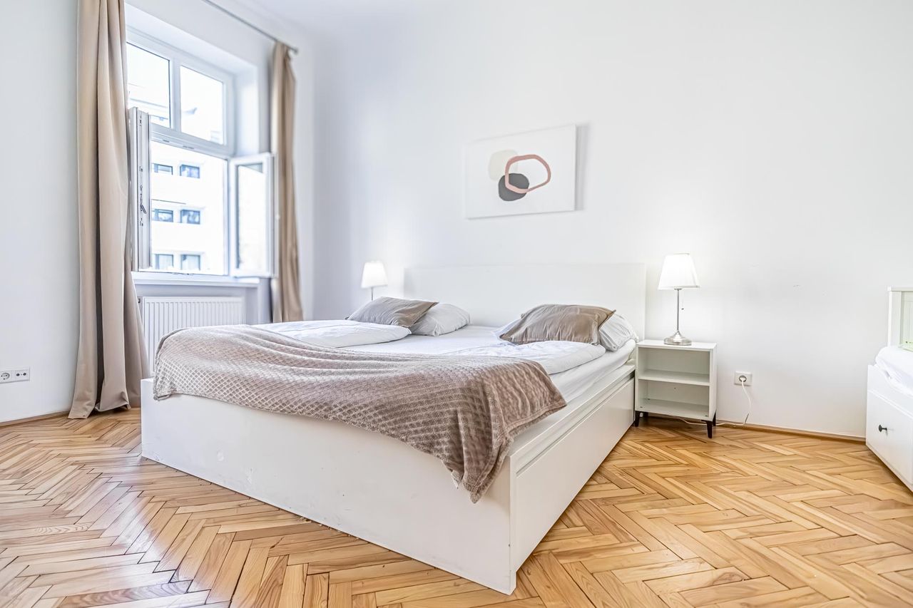 Stylish apartment for long-term stays in Margareten, up to 5 people